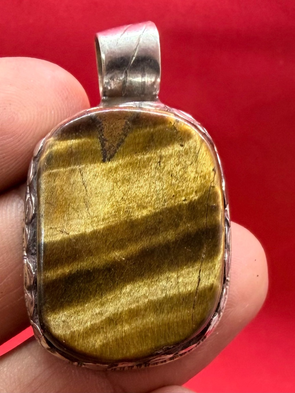 Beautiful Vintage Tibetan A Polished Tiger's Eye Gemstone Set In Tone Sliver Amu